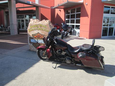 2019 Harley-Davidson CVO™ Street Glide® in Temple, Texas - Photo 2