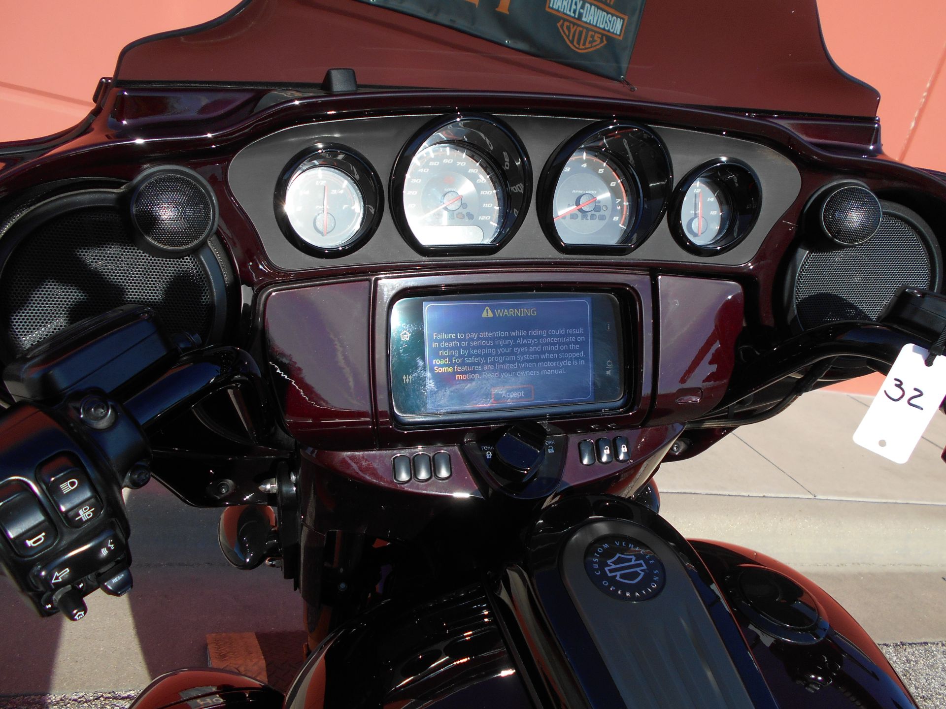2019 Harley-Davidson CVO™ Street Glide® in Temple, Texas - Photo 12