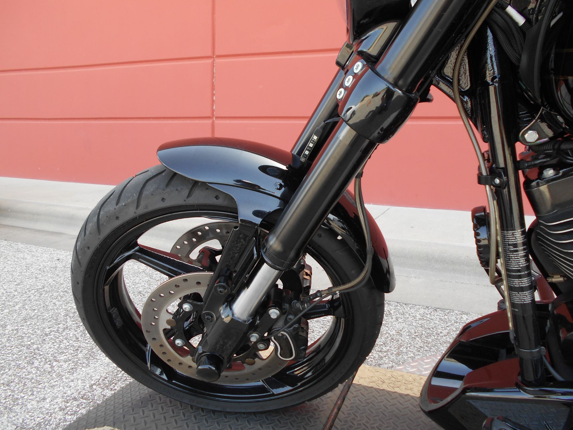 2017 Harley-Davidson CVO™ Pro Street Breakout® in Temple, Texas - Photo 15