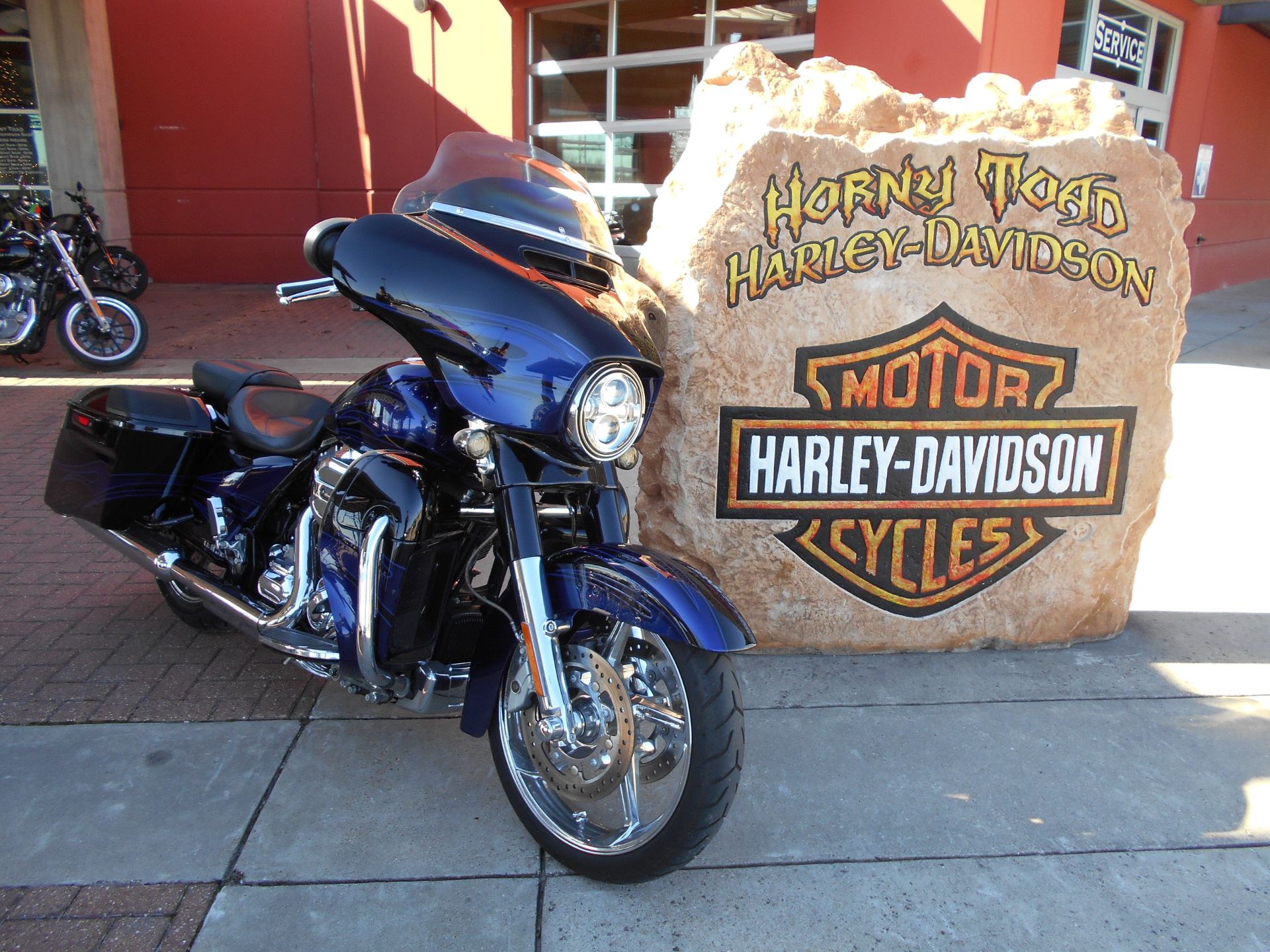 2016 Harley-Davidson CVO™ Street Glide® in Temple, Texas - Photo 1