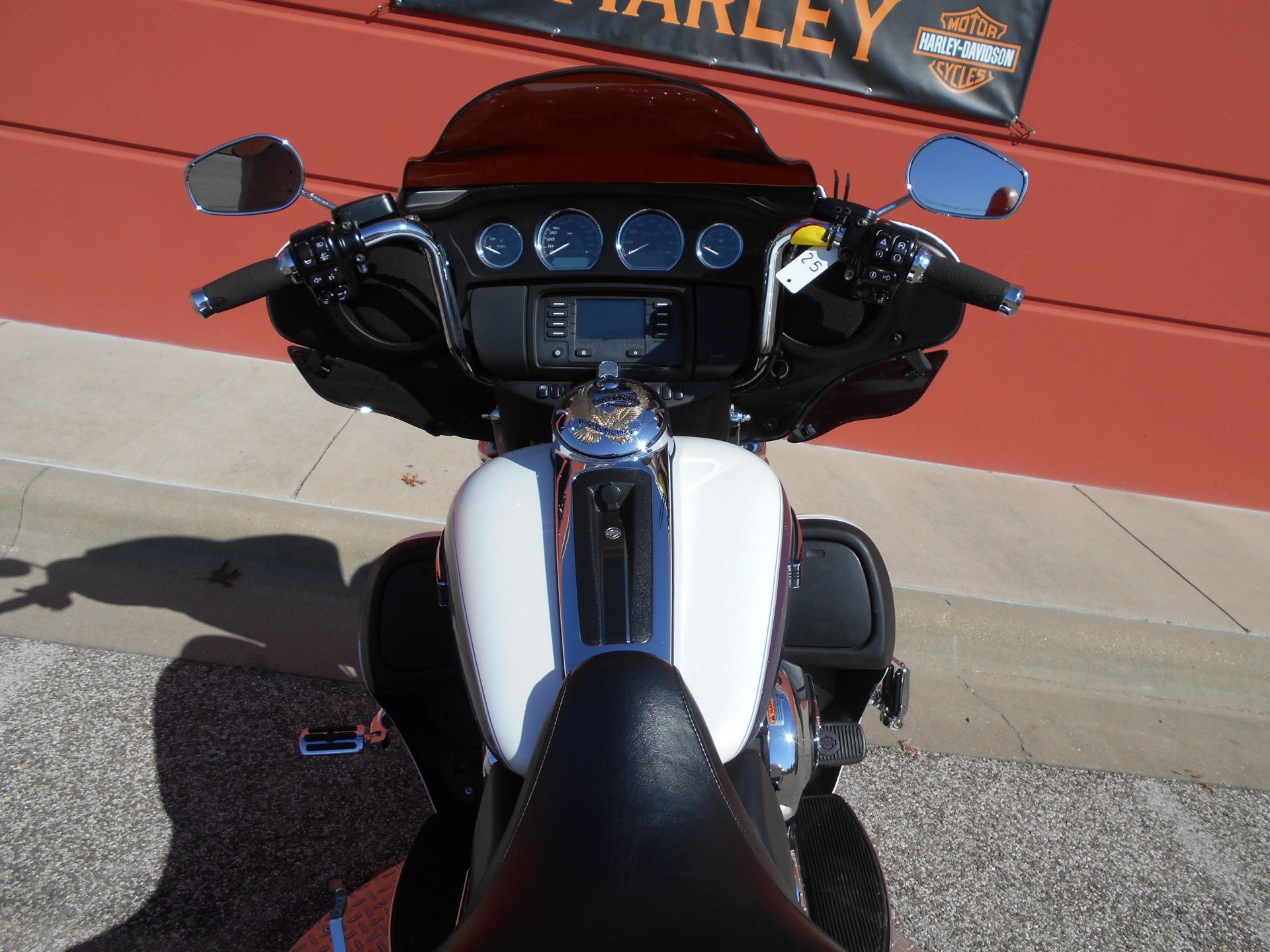 2015 Harley-Davidson Electra Glide® Ultra Classic® Low in Temple, Texas - Photo 15