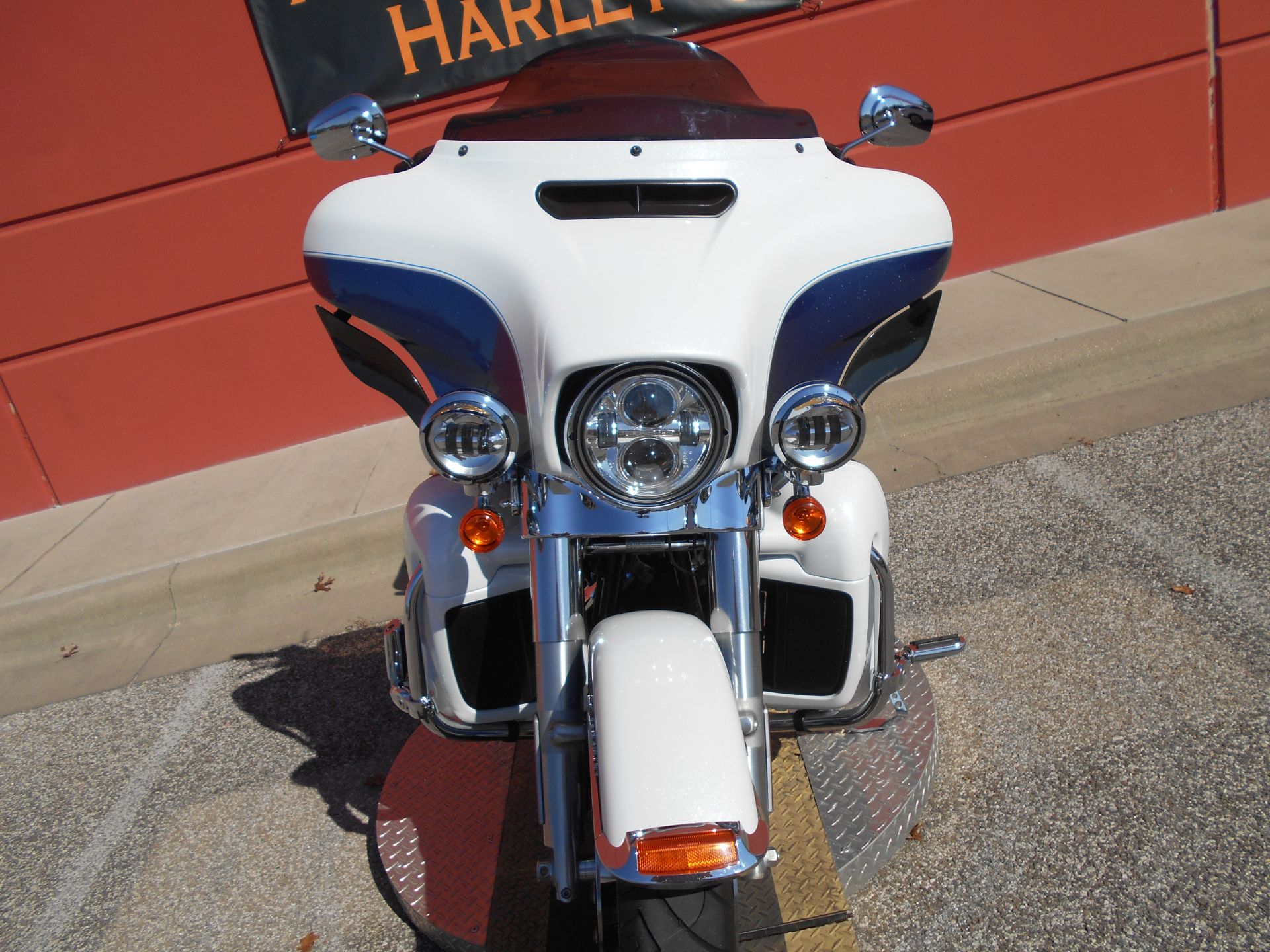 2015 Harley-Davidson Electra Glide® Ultra Classic® Low in Temple, Texas - Photo 17