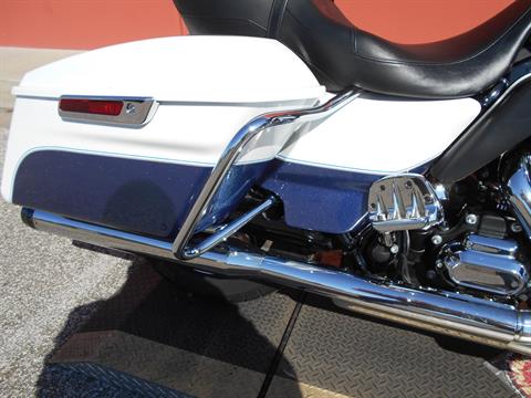 2015 Harley-Davidson Electra Glide® Ultra Classic® Low in Temple, Texas - Photo 6