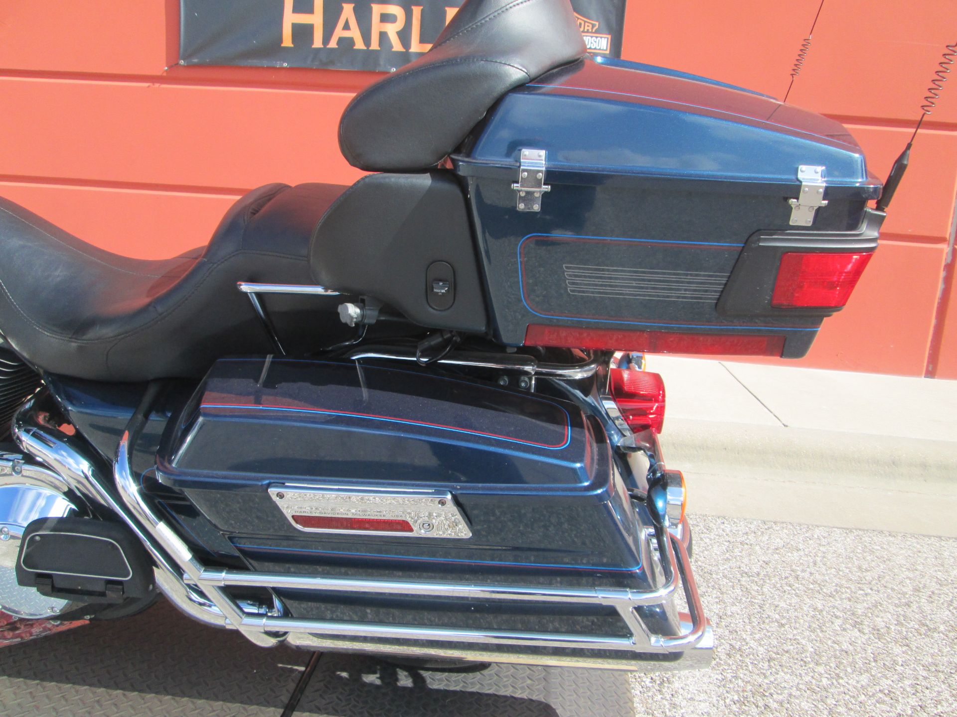 2004 Harley-Davidson FLHTCUI Ultra Classic® Electra Glide® in Temple, Texas - Photo 17
