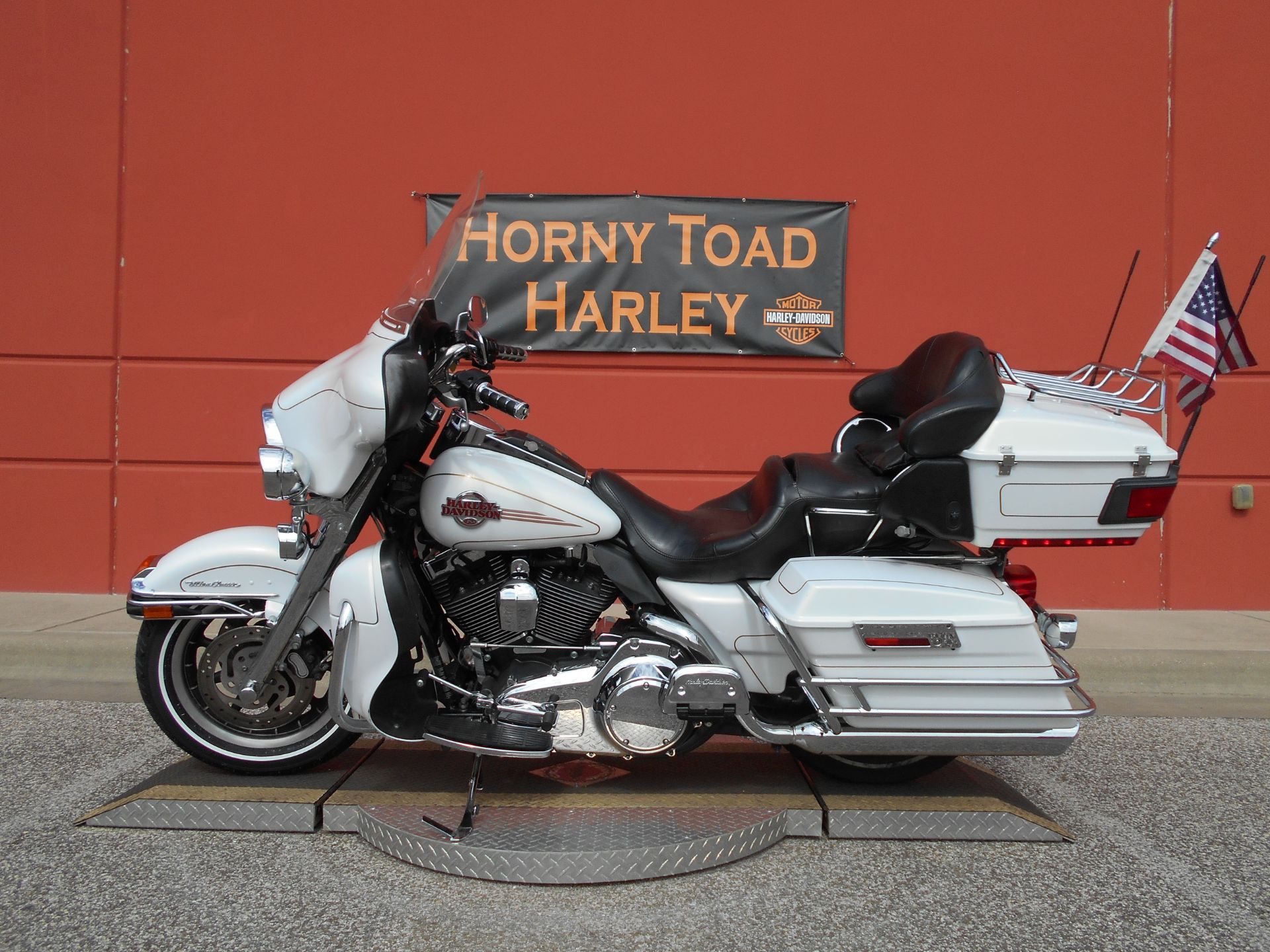 2007 Harley-Davidson Ultra Classic® Electra Glide® in Temple, Texas - Photo 6