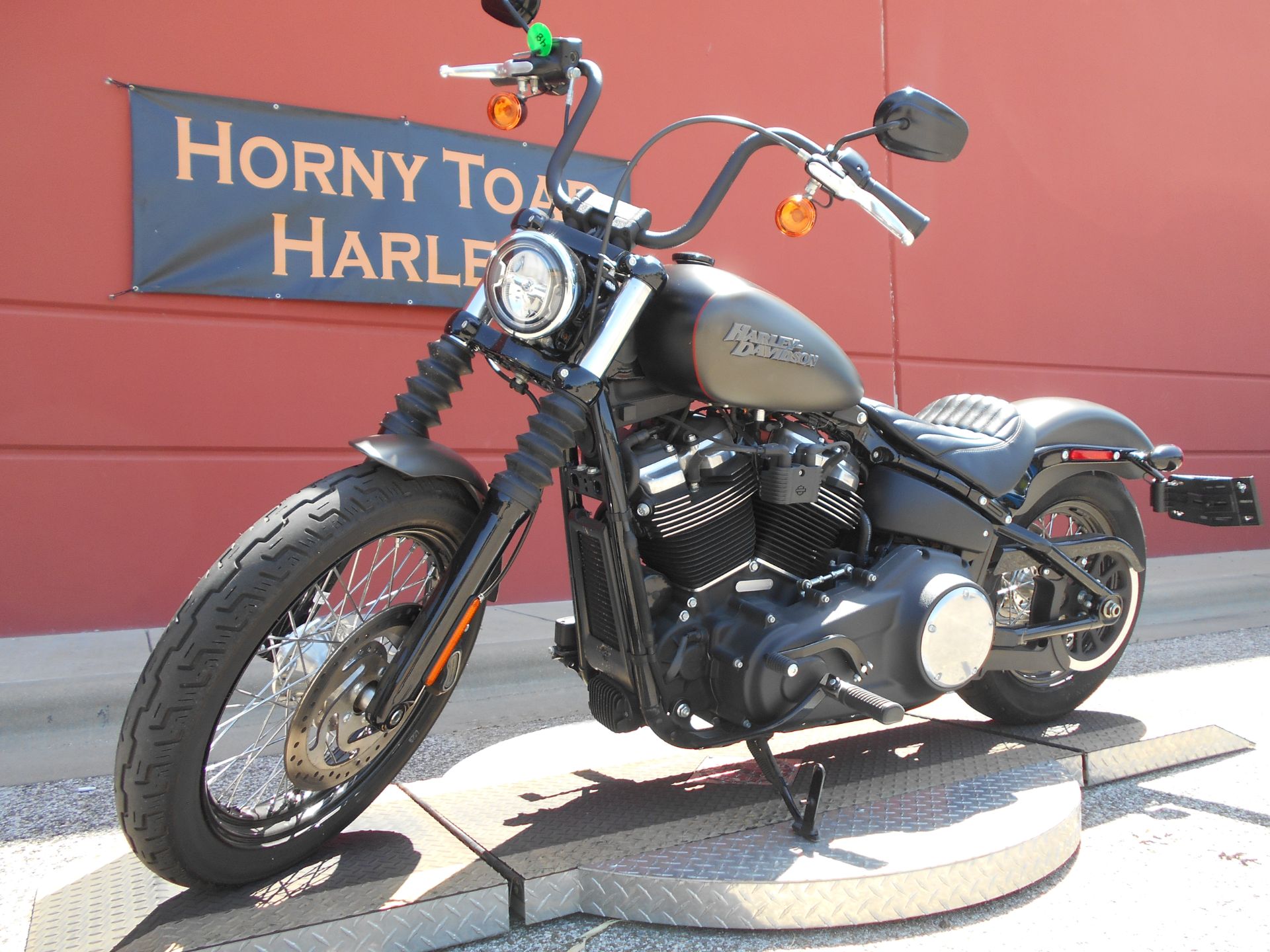 2018 Harley-Davidson Street Bob® 107 in Temple, Texas - Photo 12