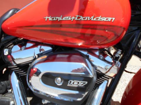 2017 Harley-Davidson Street Glide® Special in Temple, Texas - Photo 6