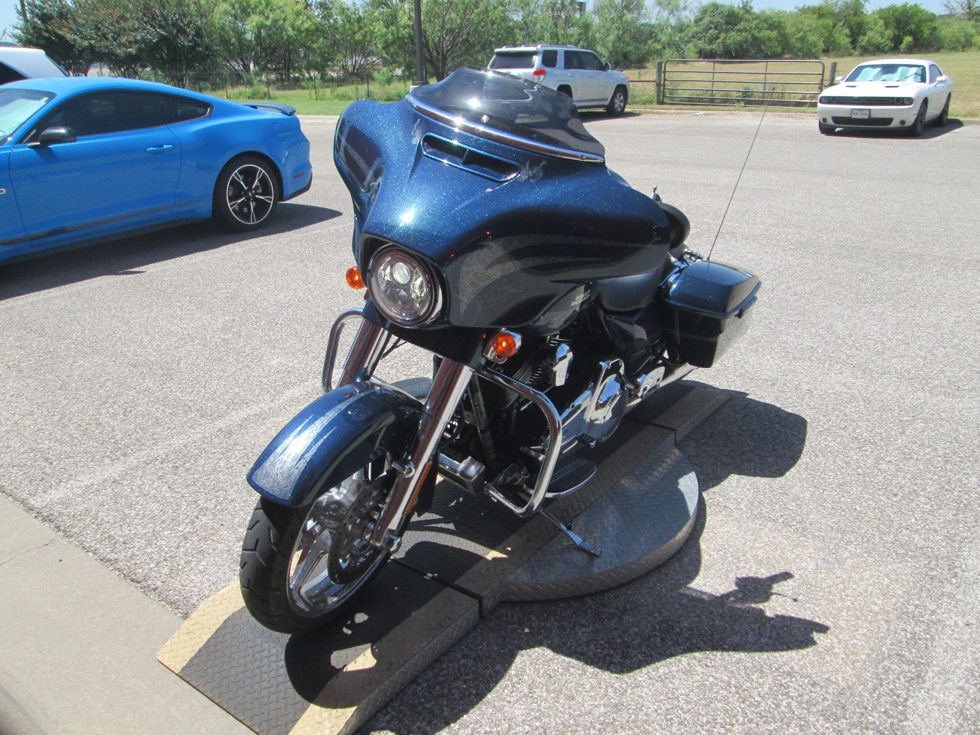 2016 Harley-Davidson Street Glide® Special in Temple, Texas - Photo 9