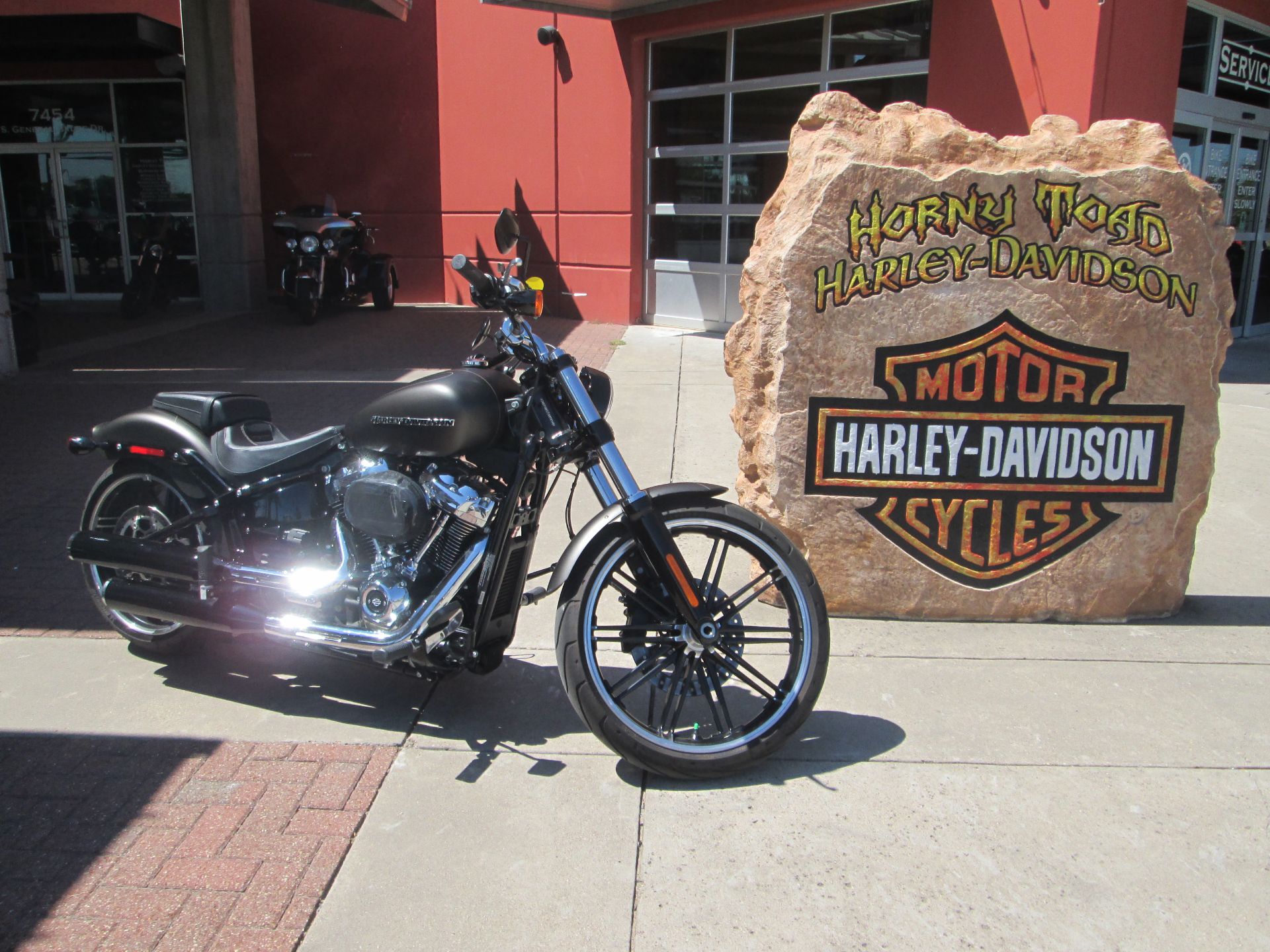 2020 Harley-Davidson Breakout® 114 in Temple, Texas - Photo 2