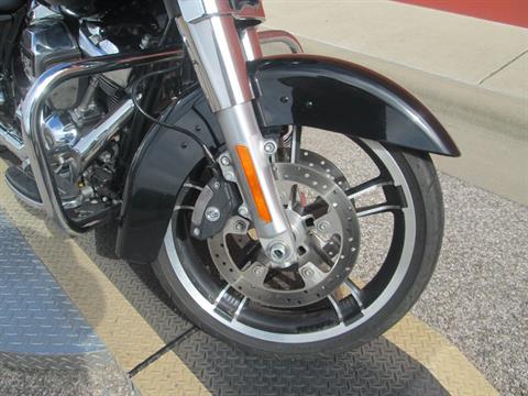 2018 Harley-Davidson Street Glide® in Temple, Texas - Photo 5