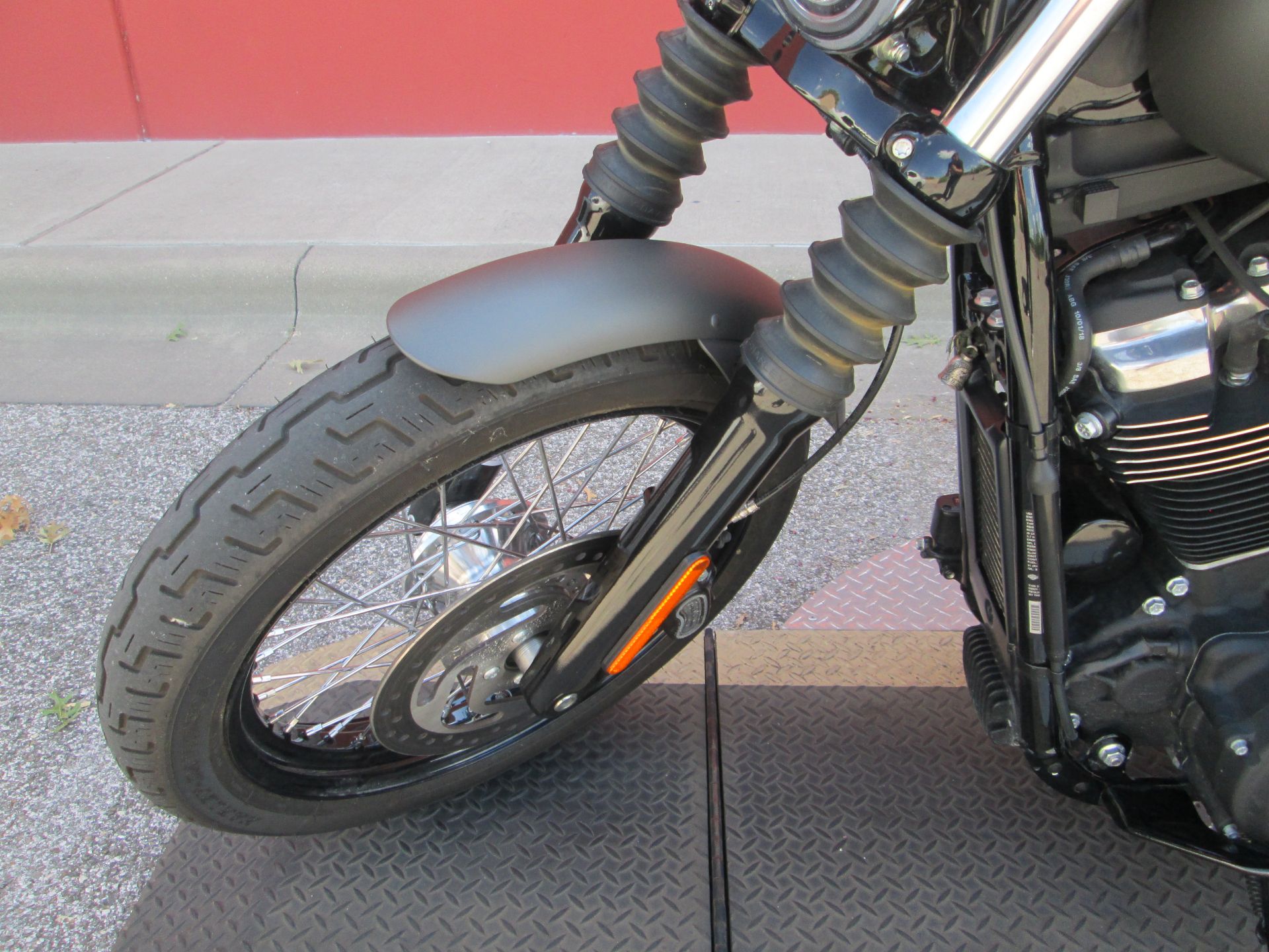 2019 Harley-Davidson Street Bob® in Temple, Texas - Photo 16