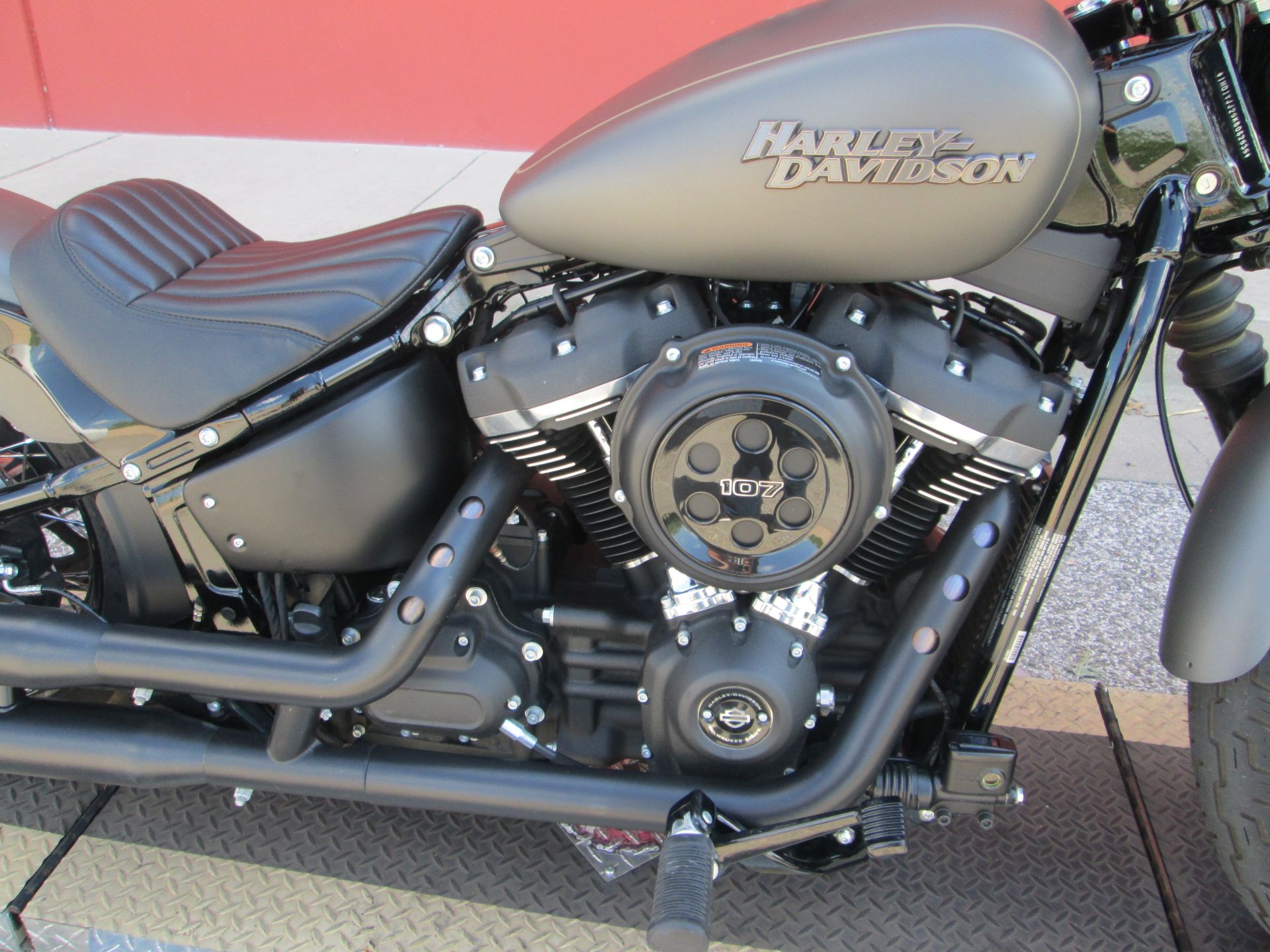 2019 Harley-Davidson Street Bob® in Temple, Texas - Photo 6