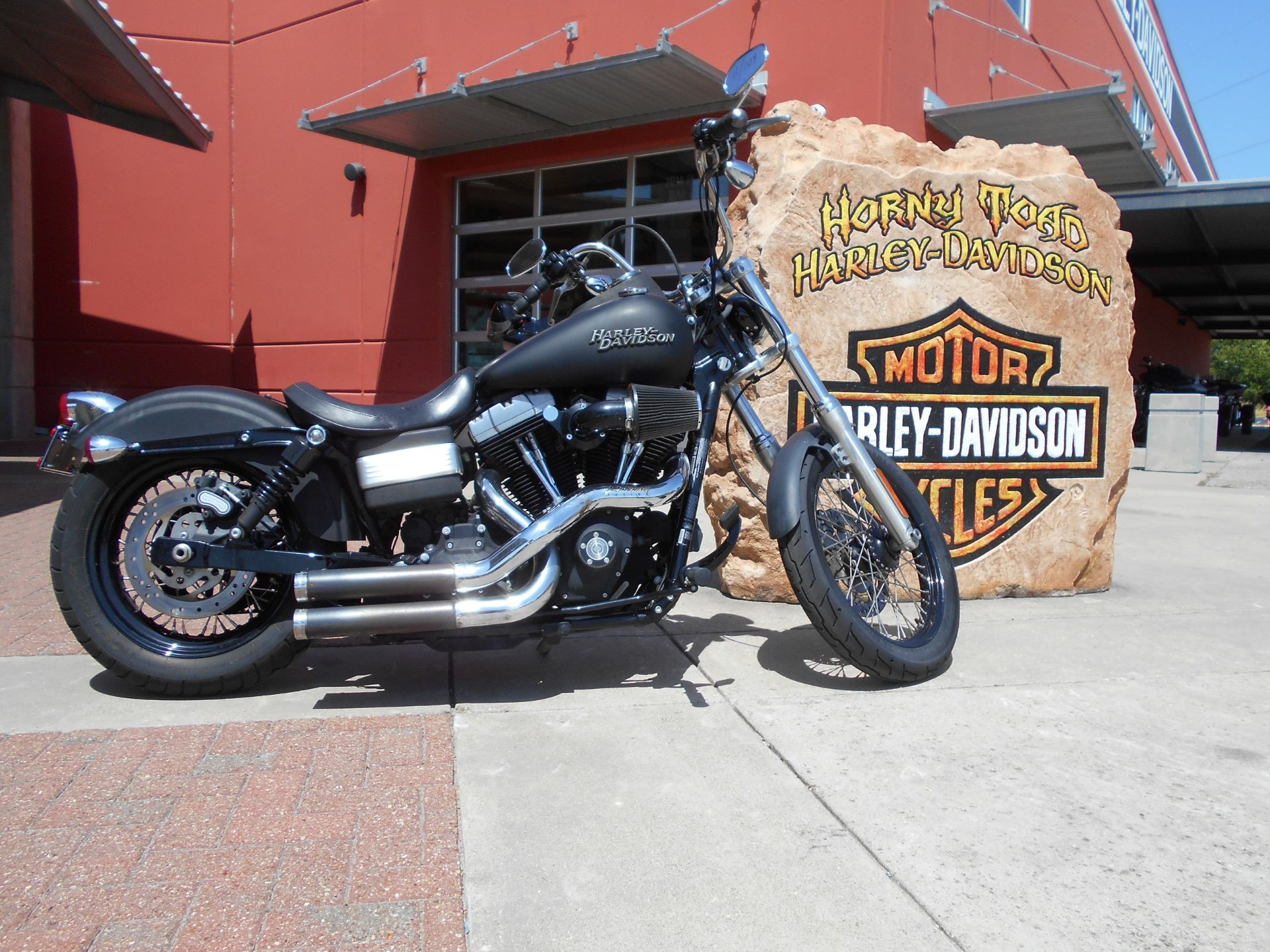 2011 Harley-Davidson Dyna® Street Bob® in Temple, Texas - Photo 1