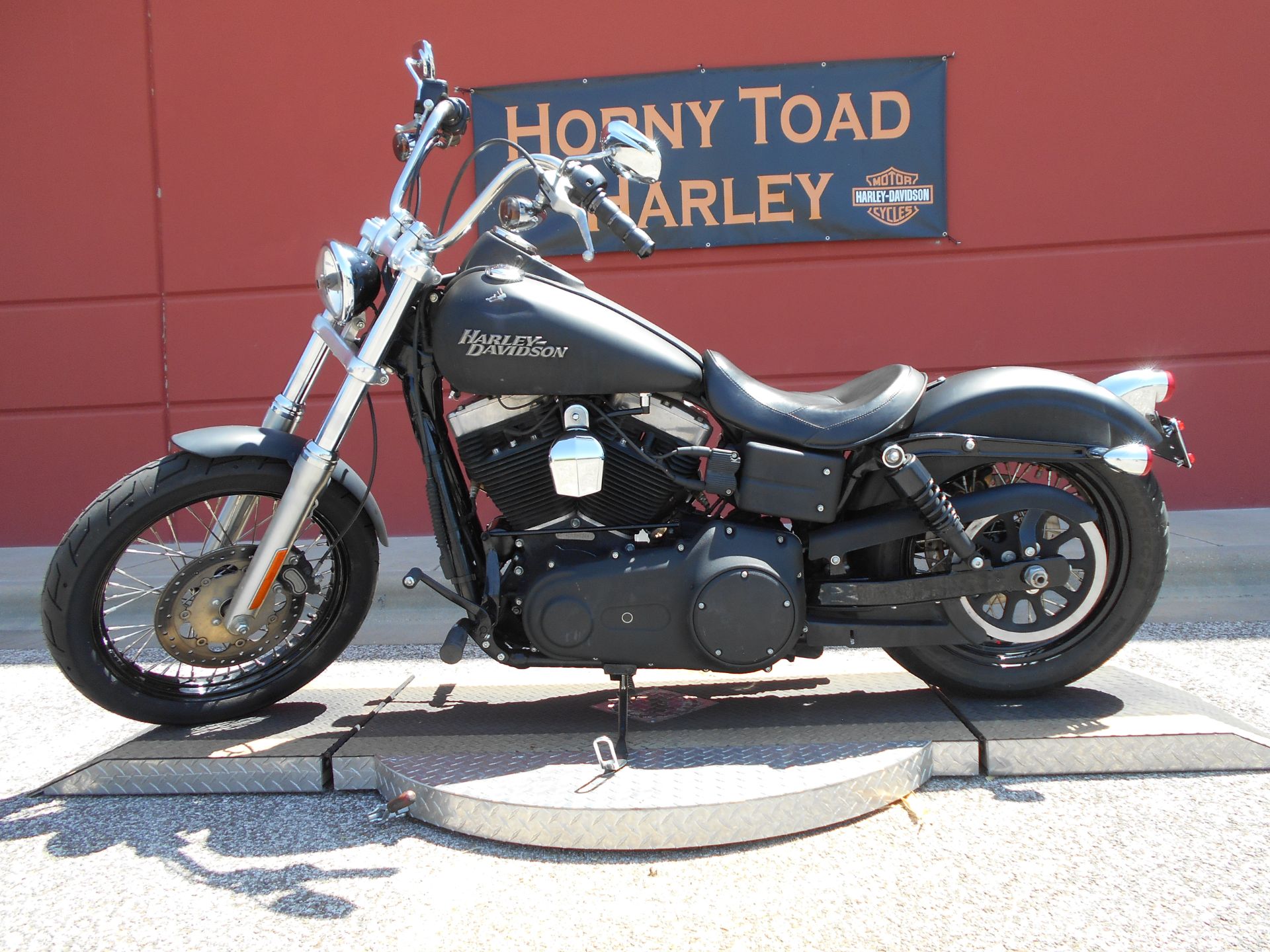 2011 Harley-Davidson Dyna® Street Bob® in Temple, Texas - Photo 15