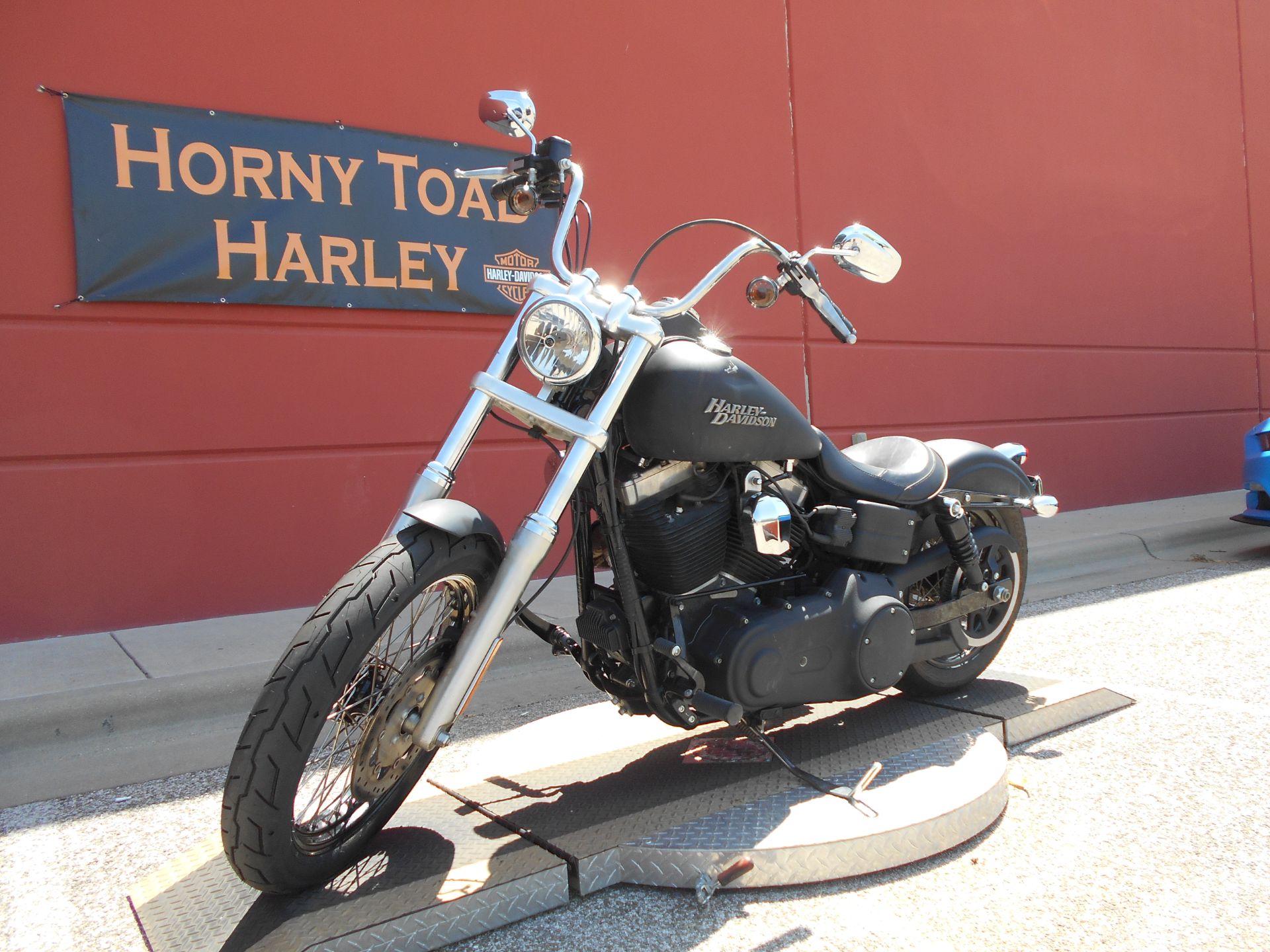 2011 Harley-Davidson Dyna® Street Bob® in Temple, Texas - Photo 20