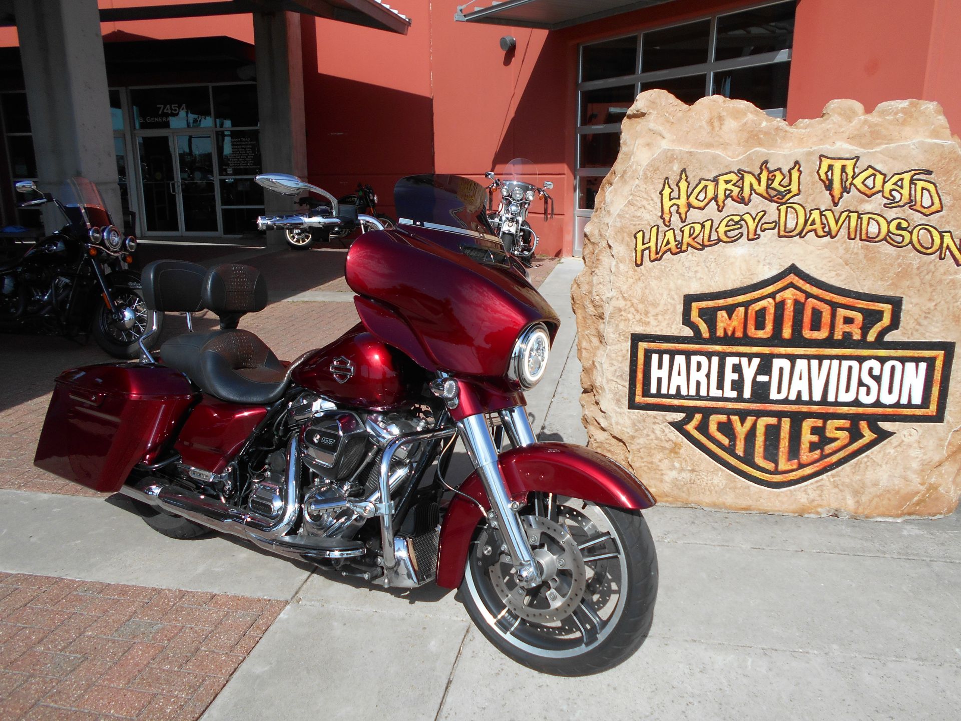 2017 Harley-Davidson Street Glide® in Temple, Texas - Photo 1