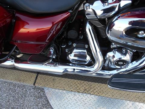 2017 Harley-Davidson Street Glide® in Temple, Texas - Photo 4