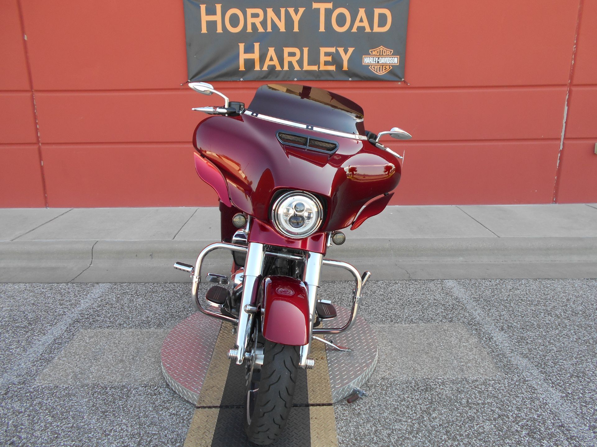 2017 Harley-Davidson Street Glide® in Temple, Texas - Photo 14