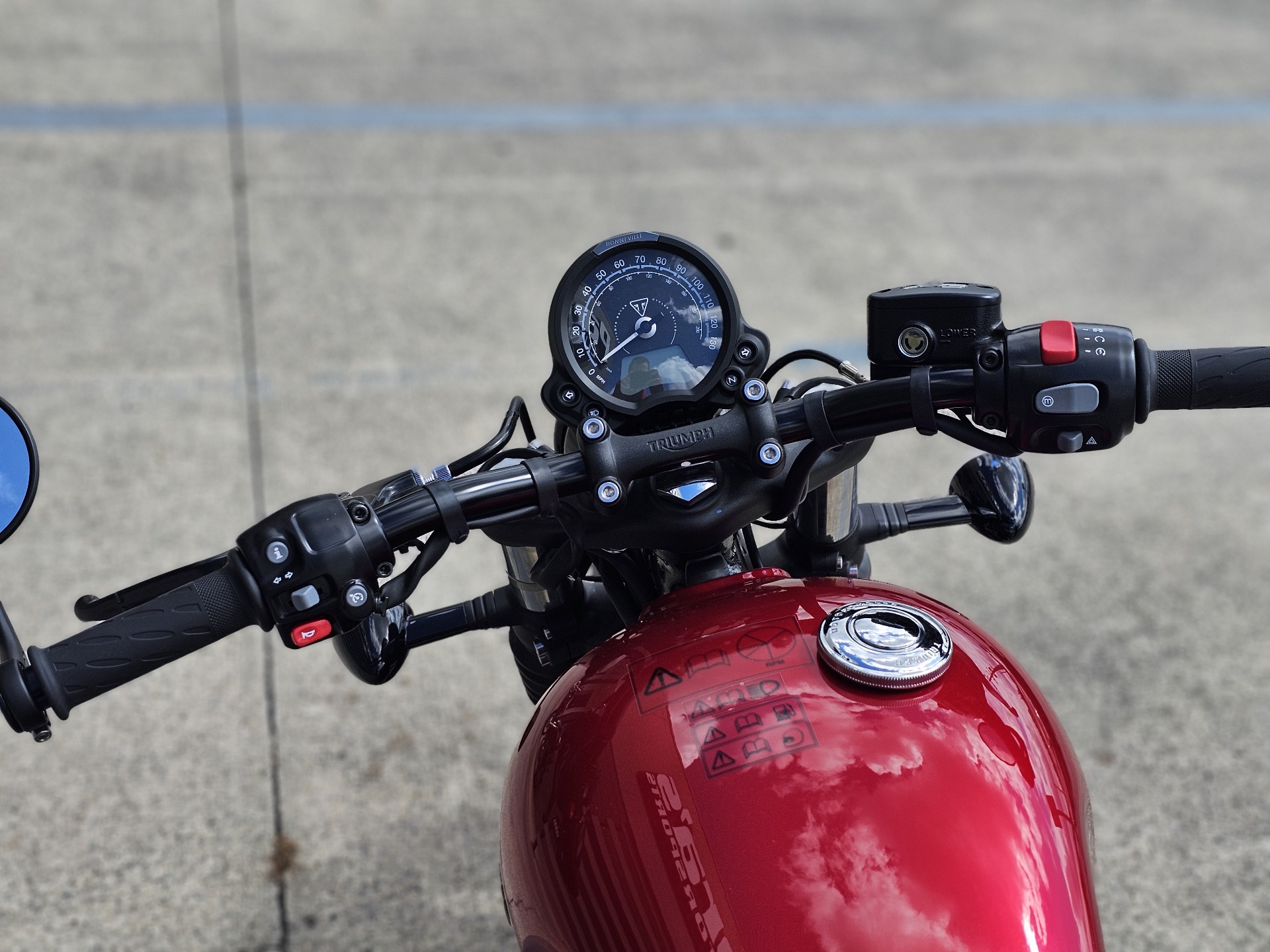 2023 Triumph Bonneville Bobber in Chattanooga, Tennessee - Photo 6