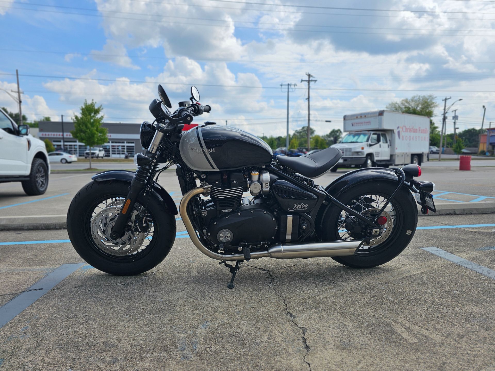 2024 Triumph Bonneville Bobber in Chattanooga, Tennessee - Photo 5