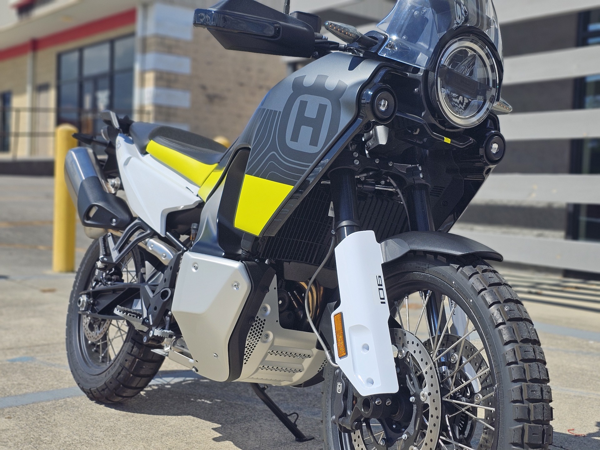 2023 Husqvarna Norden 901 in Chattanooga, Tennessee - Photo 2