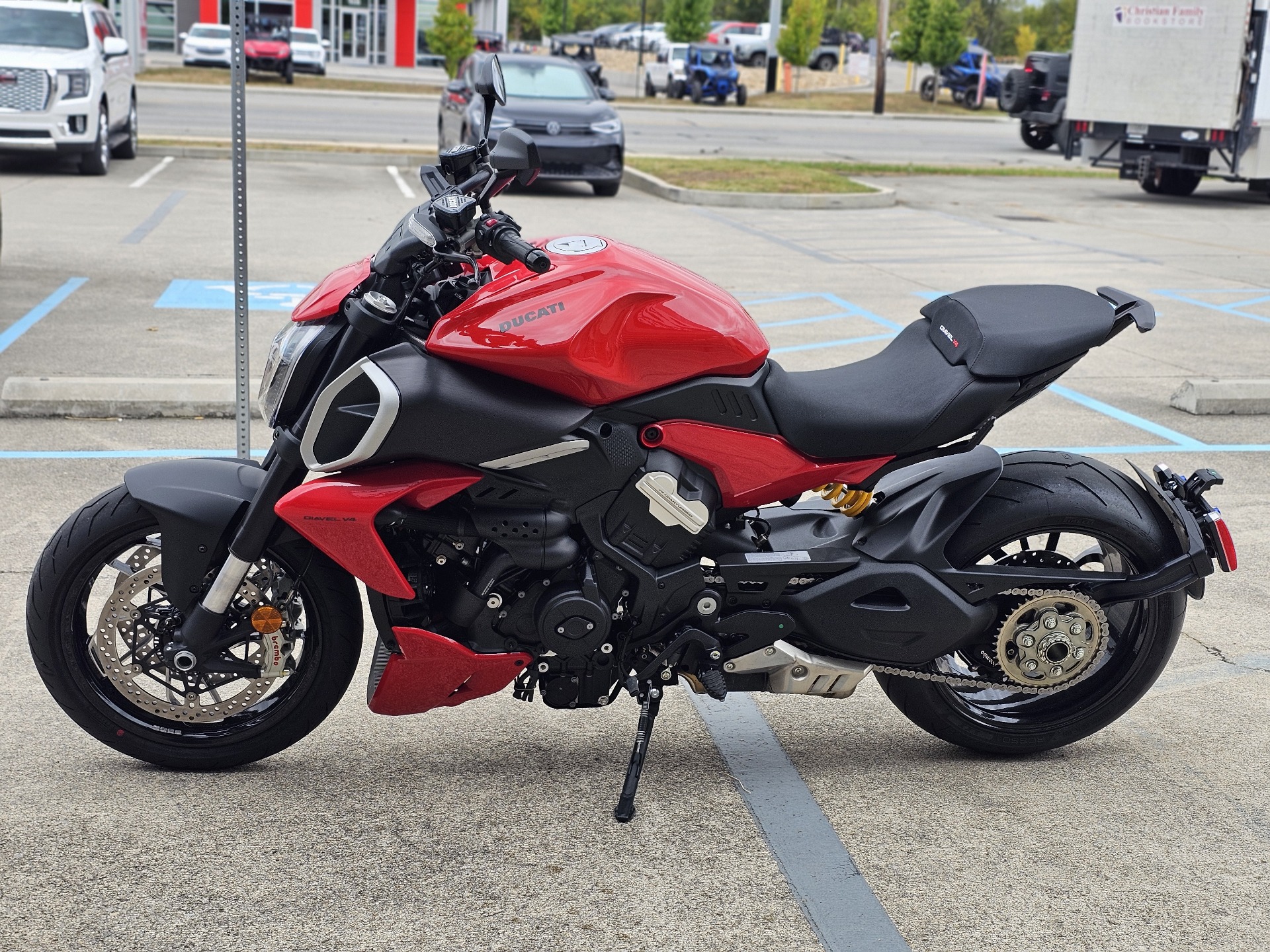 2024 Ducati Diavel V4 in Chattanooga, Tennessee - Photo 5