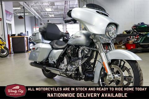 2014 Harley-Davidson Street Glide® in Lake Villa, Illinois - Photo 6