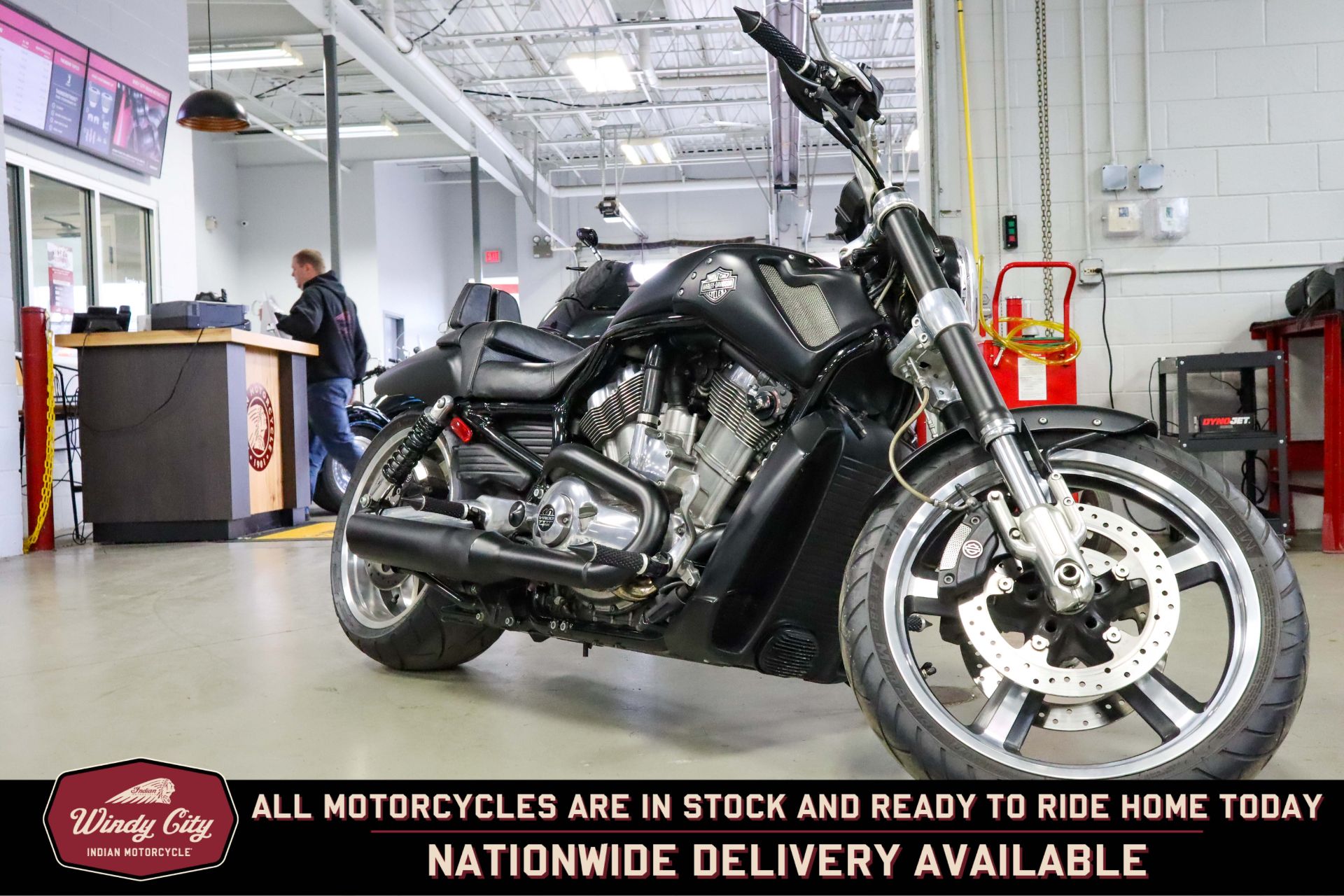 2012 Harley-Davidson V-Rod Muscle® in Lake Villa, Illinois - Photo 6