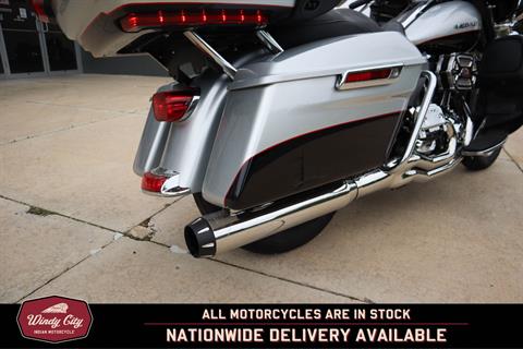 2015 Harley-Davidson Electra Glide® Ultra Classic® in Lake Villa, Illinois - Photo 8
