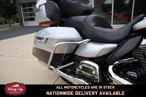 2015 Harley-Davidson Electra Glide® Ultra Classic® in Lake Villa, Illinois - Photo 9