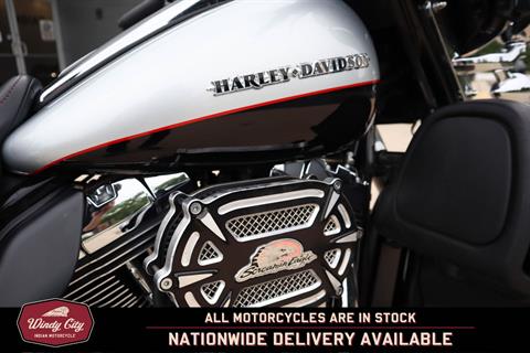 2015 Harley-Davidson Electra Glide® Ultra Classic® in Lake Villa, Illinois - Photo 11