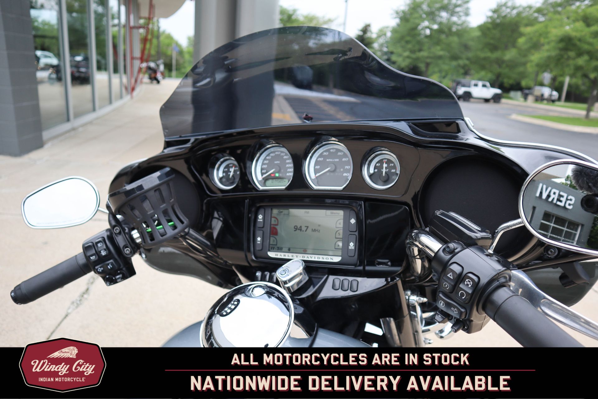 2015 Harley-Davidson Electra Glide® Ultra Classic® in Lake Villa, Illinois - Photo 12
