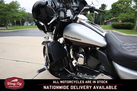 2015 Harley-Davidson Electra Glide® Ultra Classic® in Lake Villa, Illinois - Photo 18