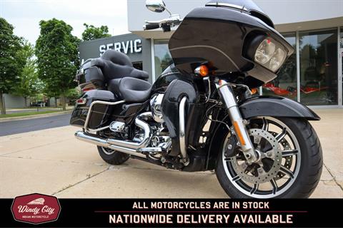 2016 Harley-Davidson Road Glide® Ultra in Lake Villa, Illinois - Photo 8