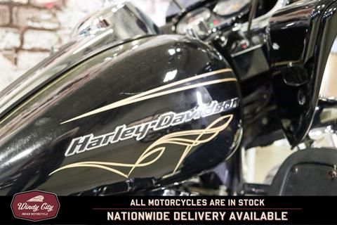 2013 Harley-Davidson Road Glide® Ultra in Lake Villa, Illinois - Photo 10