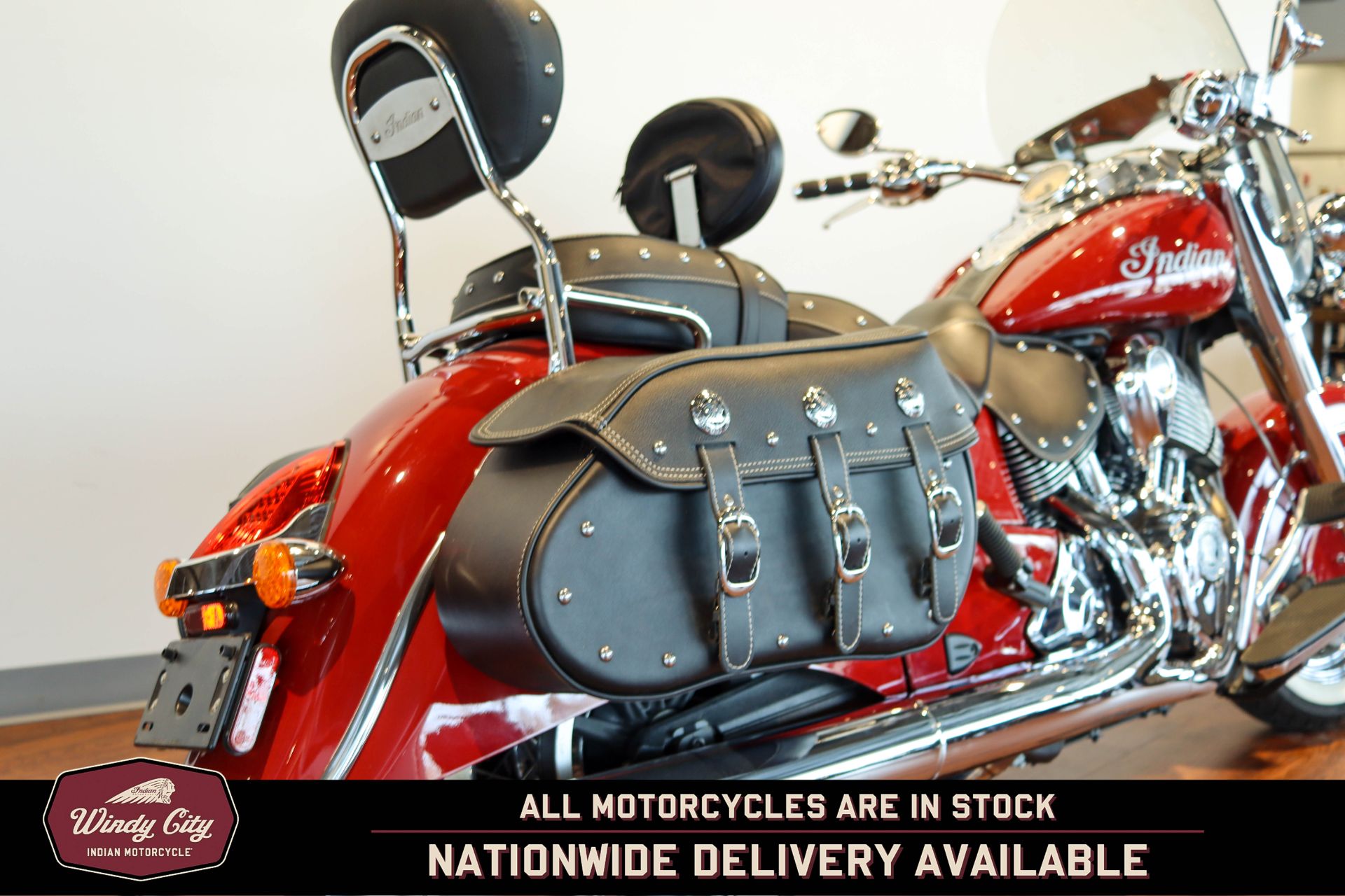 2015 Indian Motorcycle Chief® Classic in Lake Villa, Illinois - Photo 2