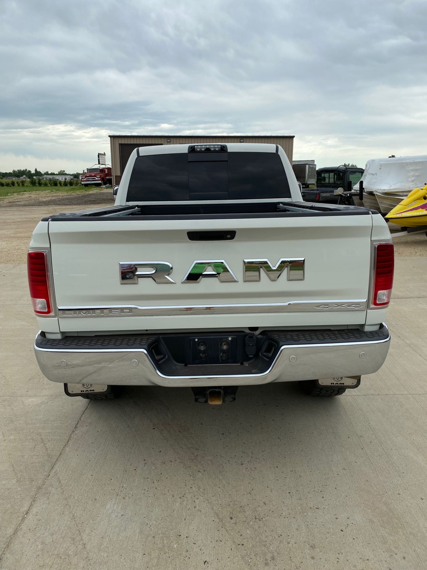2017 DODGE RAM 2500 Limited 4x4 Diesel in Dickinson, North Dakota - Photo 3