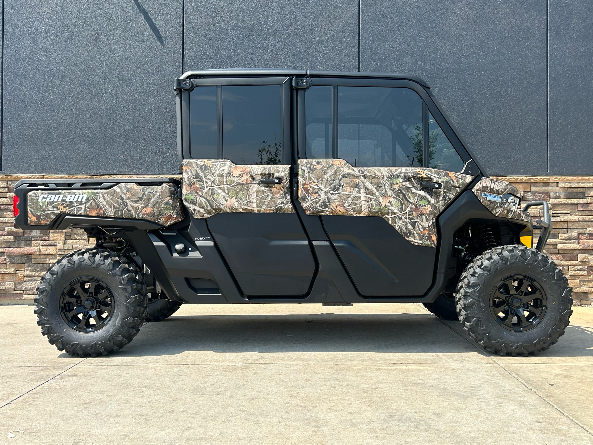 2025 Can-Am Defender MAX Limited in Columbia, Missouri - Photo 14