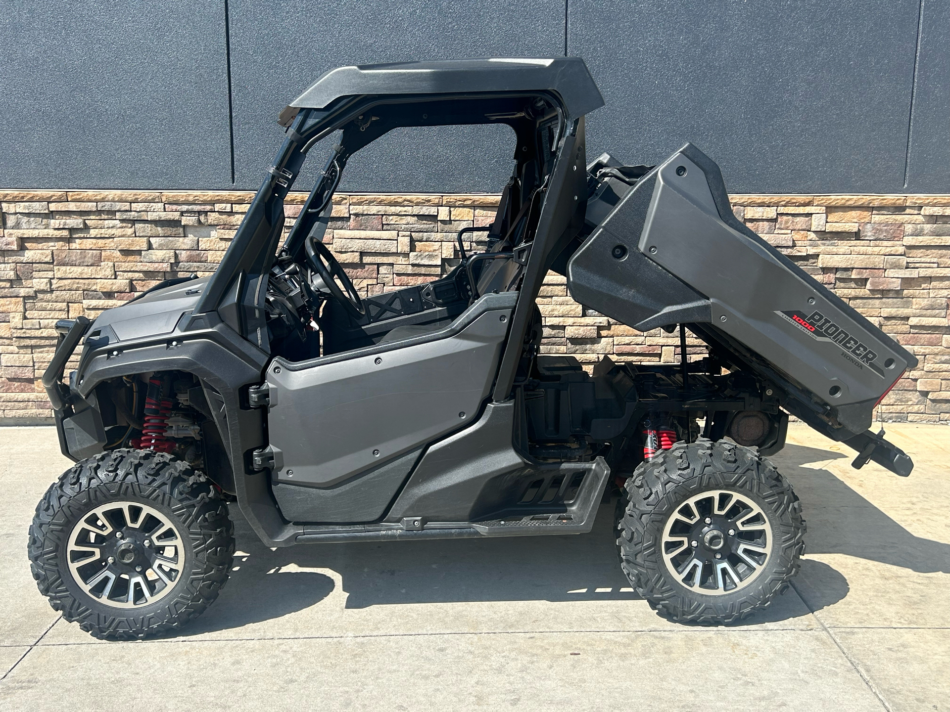 2018 Honda Pioneer 1000 LE in Columbia, Missouri - Photo 6