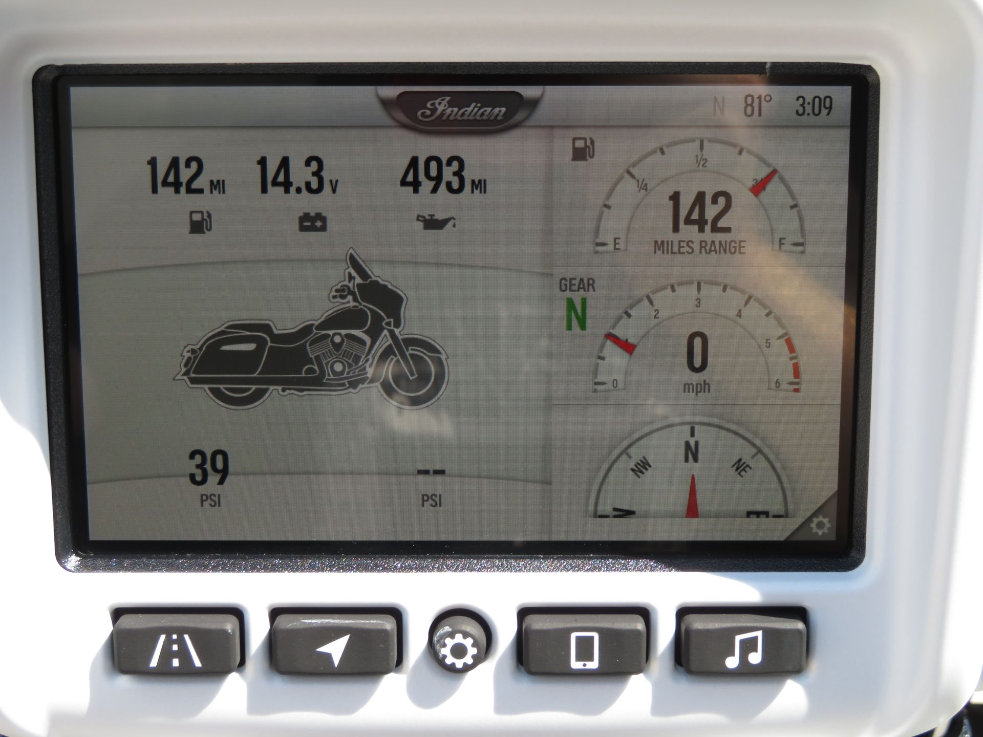 2024 Indian Motorcycle Chieftain® Dark Horse® with PowerBand Audio Package in Columbia, Missouri - Photo 14
