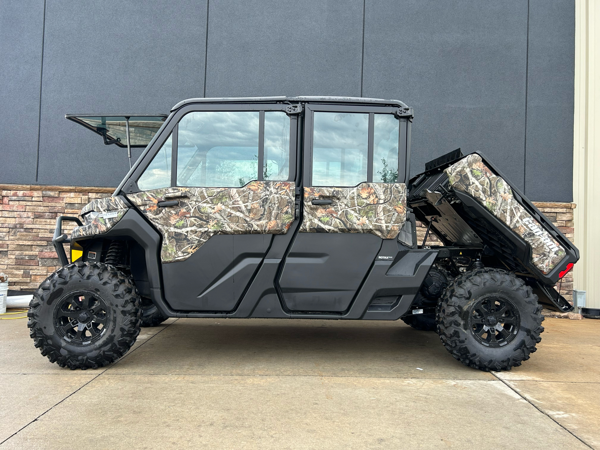 2024 Can-Am Defender MAX Limited in Columbia, Missouri - Photo 7