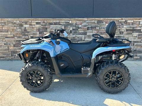 2025 Can-Am Outlander MAX XT 700 in Columbia, Missouri