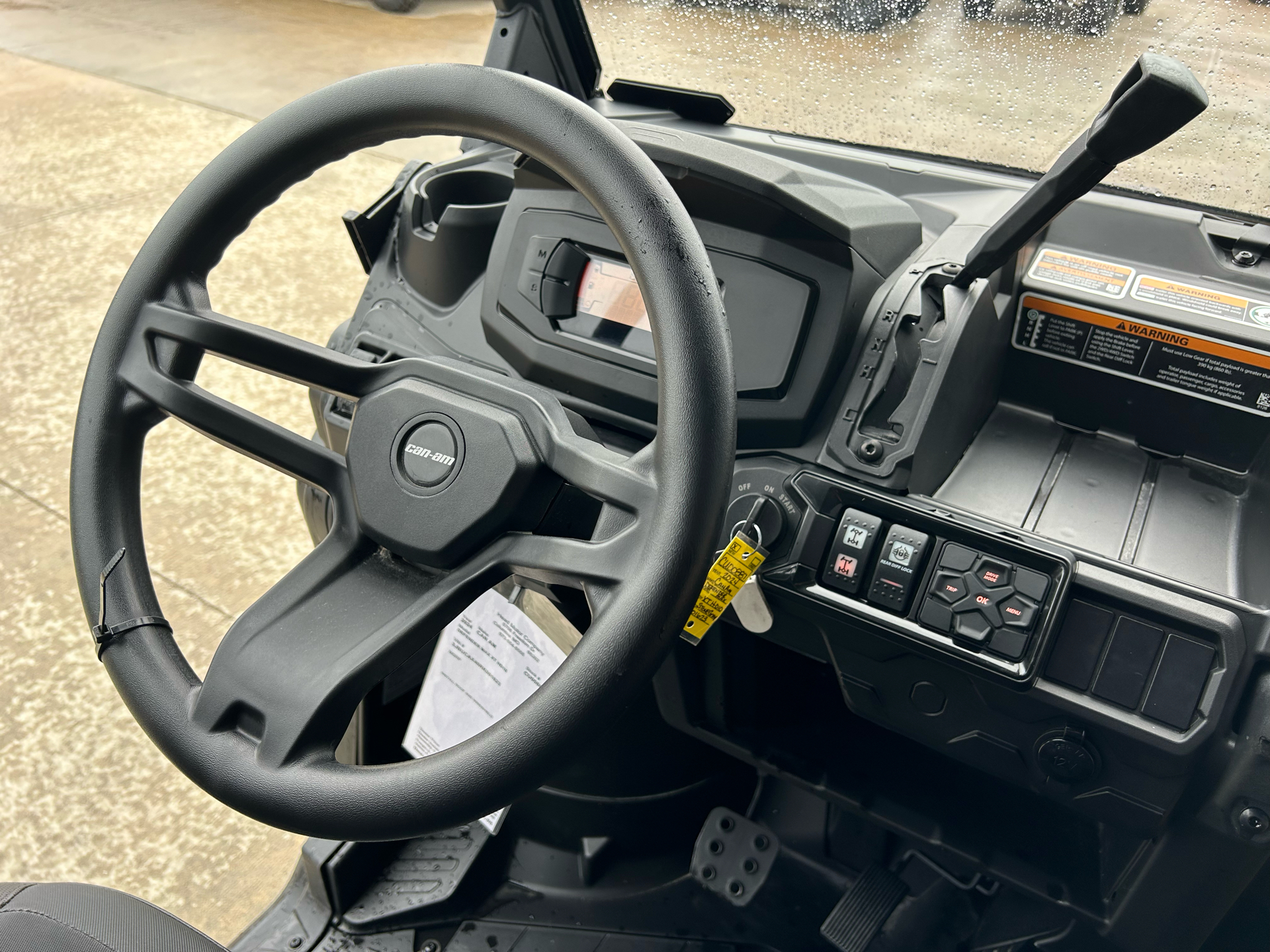 2024 Can-Am Defender MAX XT HD10 in Columbia, Missouri - Photo 7