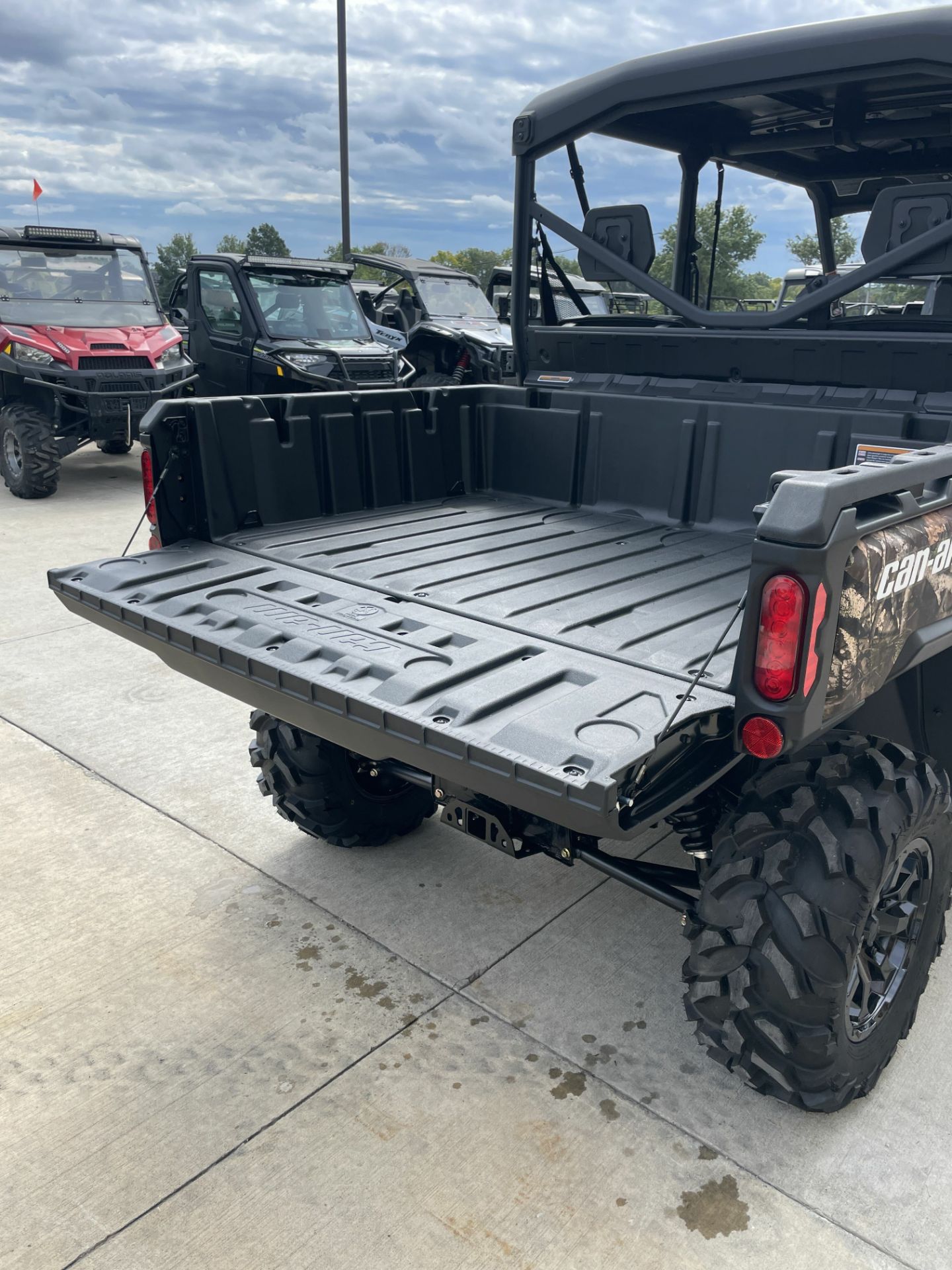 2024 Can-Am Defender MAX XT HD10 in Columbia, Missouri - Photo 6