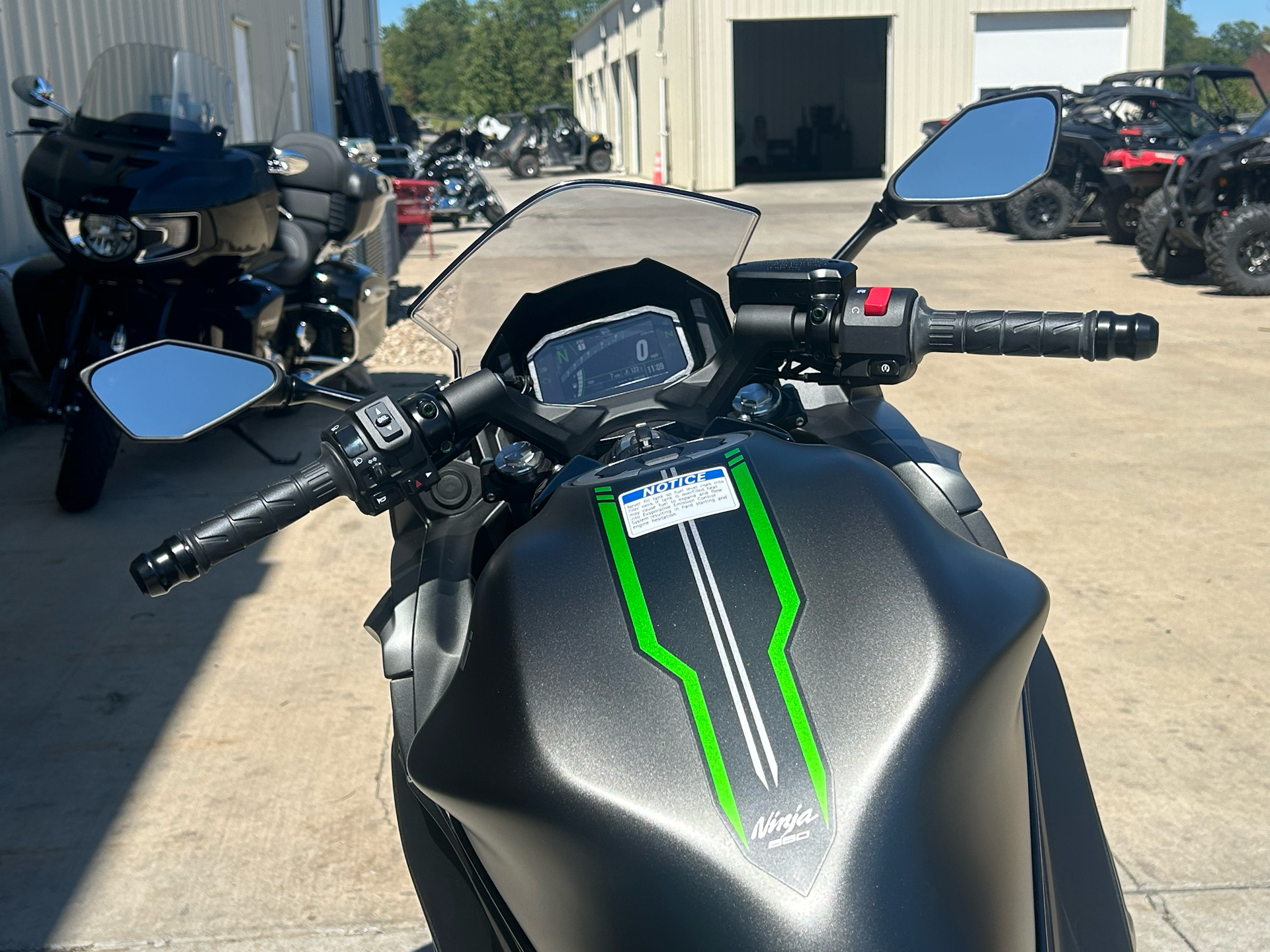 2024 Kawasaki Ninja 650 in Columbia, Missouri - Photo 4