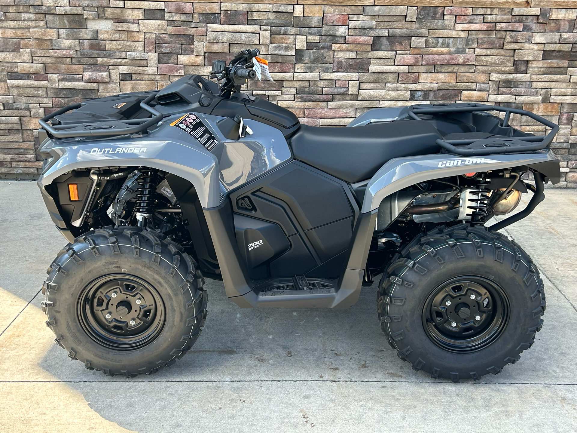 2025 Can-Am Outlander DPS 700 in Columbia, Missouri - Photo 1