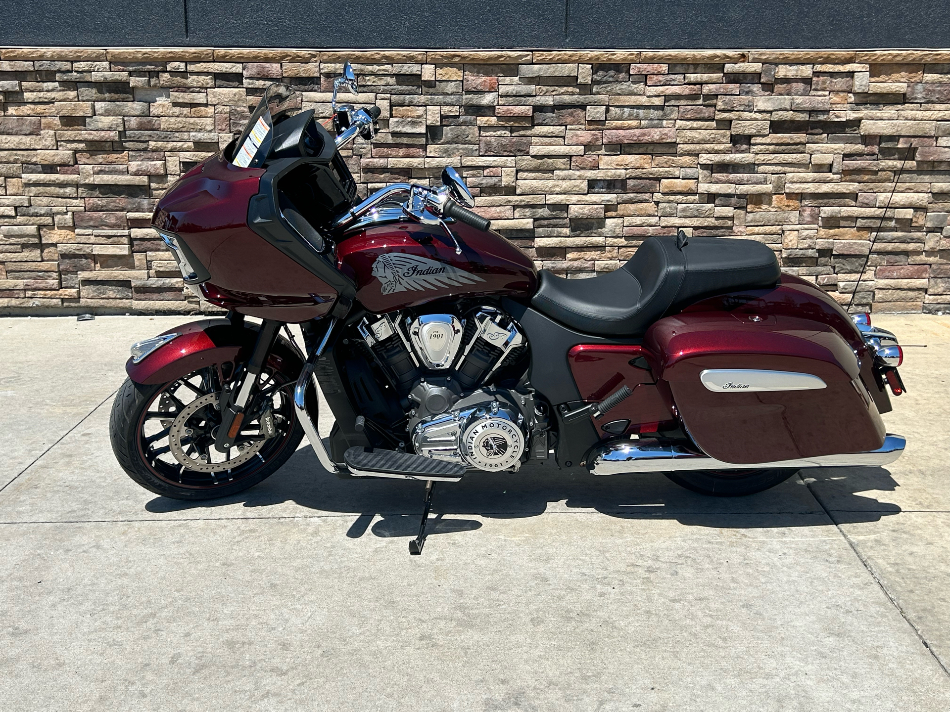 2023 Indian Motorcycle Challenger® Limited in Columbia, Missouri - Photo 11