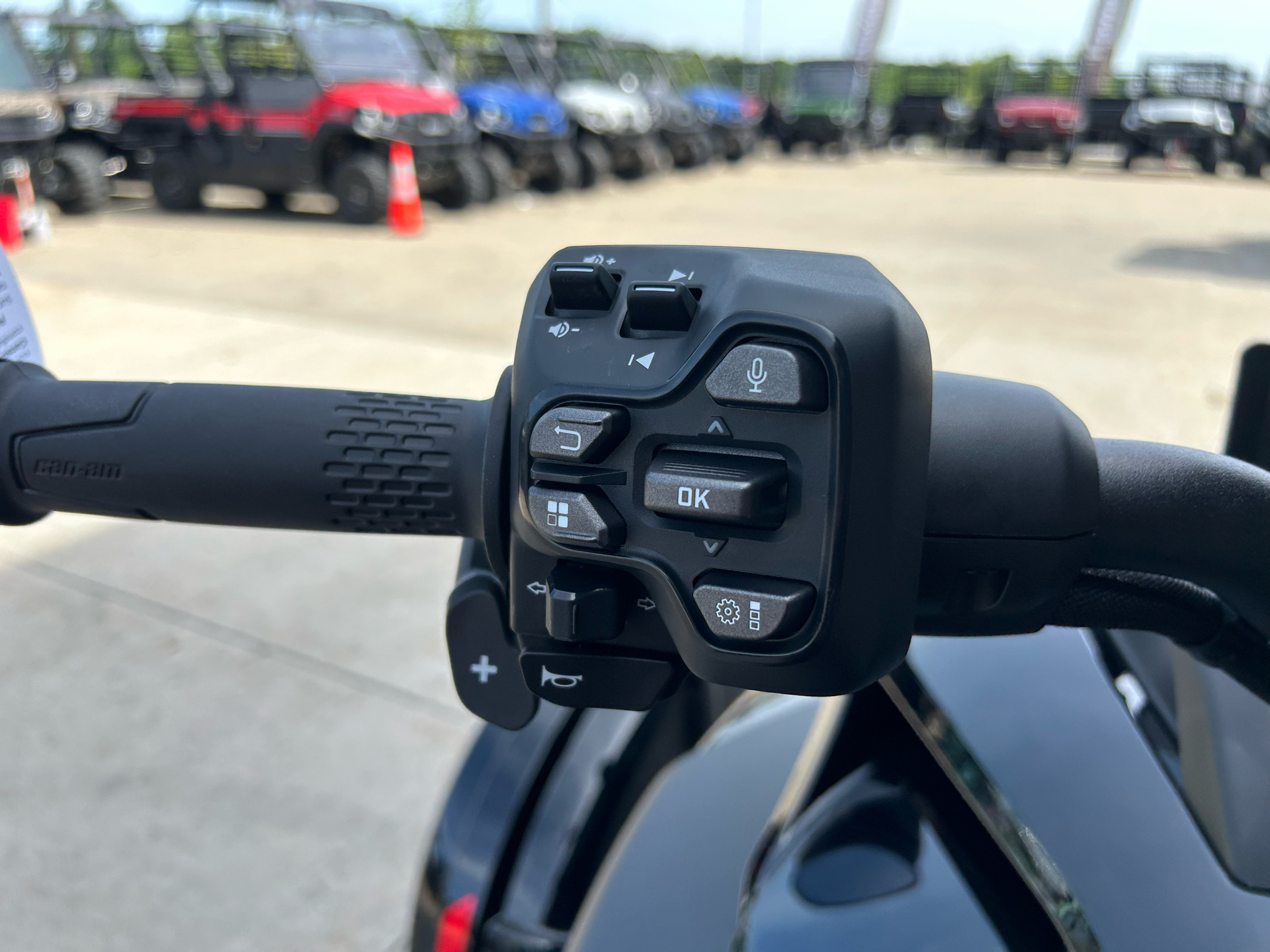 2024 Can-Am Spyder F3-S in Columbia, Missouri - Photo 6