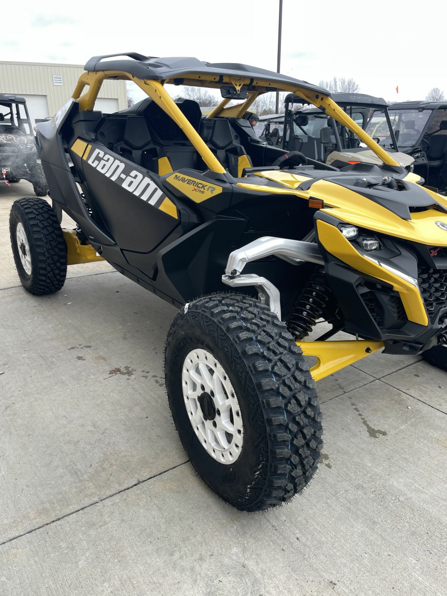 2024 Can-Am Maverick R X RS with Smart-Shox 999T DCT in Columbia, Missouri - Photo 5