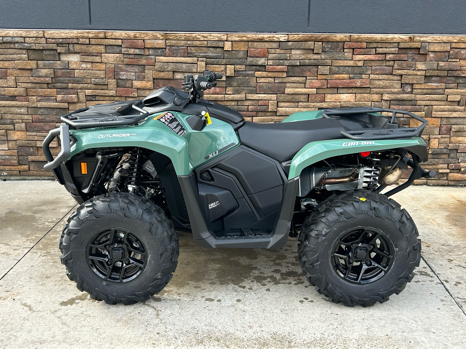 2025 Can-Am Outlander PRO XU HD7 in Columbia, Missouri - Photo 1